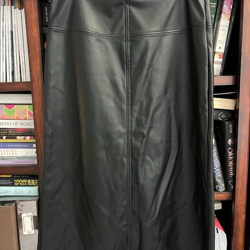A New Day black pleather pencil skirt. Size 10